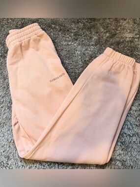 Elevated Faith Sweatpants - size small